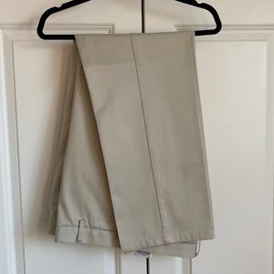 Men’s khaki pants